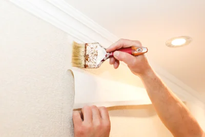 Pose de papier peint à Amanlis — revêtements muraux et toiles de verre